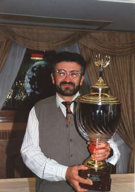 toni.jpg (14577 bytes)